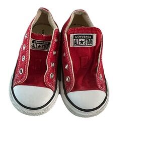 Red Converse All Stars Size 6 baby/toddler, good condition